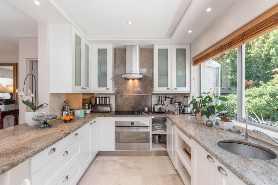 To Let 4 Bedroom Property for Rent in Camps Bay Western Cape